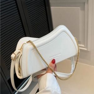Irregular Chain Shoulder Bag